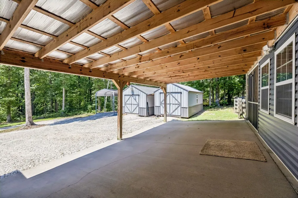 1004 Johnston Dr White Bluff, TN 37187
