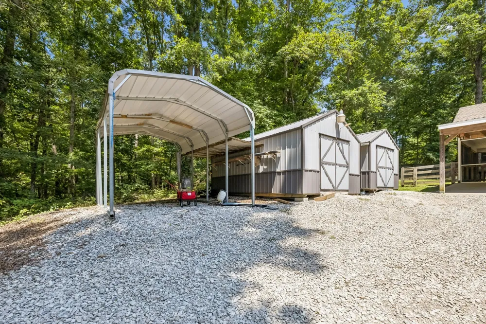 1004 Johnston Dr White Bluff, TN 37187