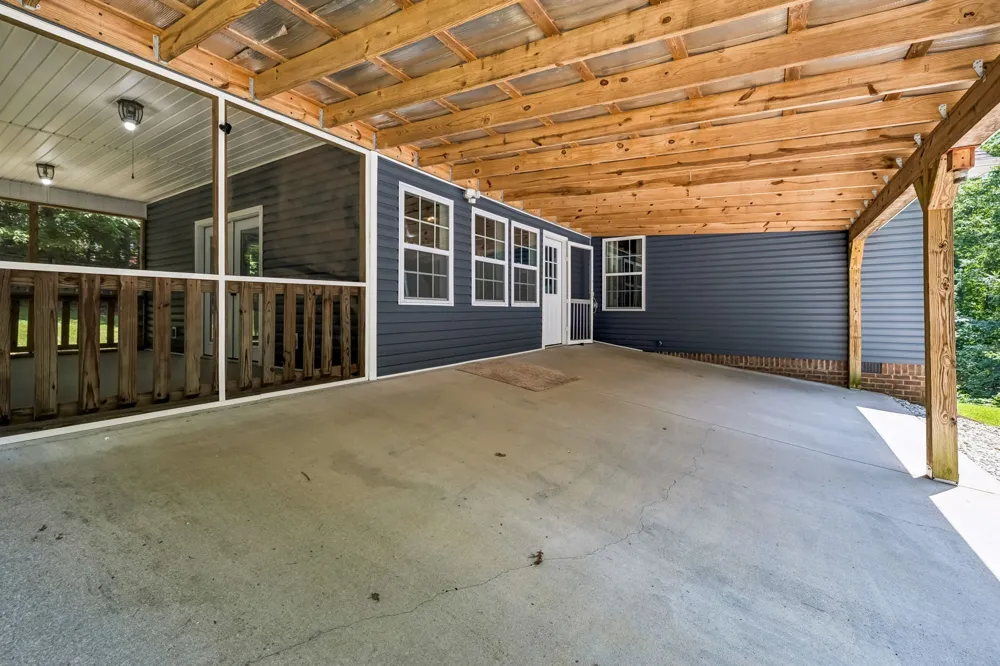 1004 Johnston Dr White Bluff, TN 37187