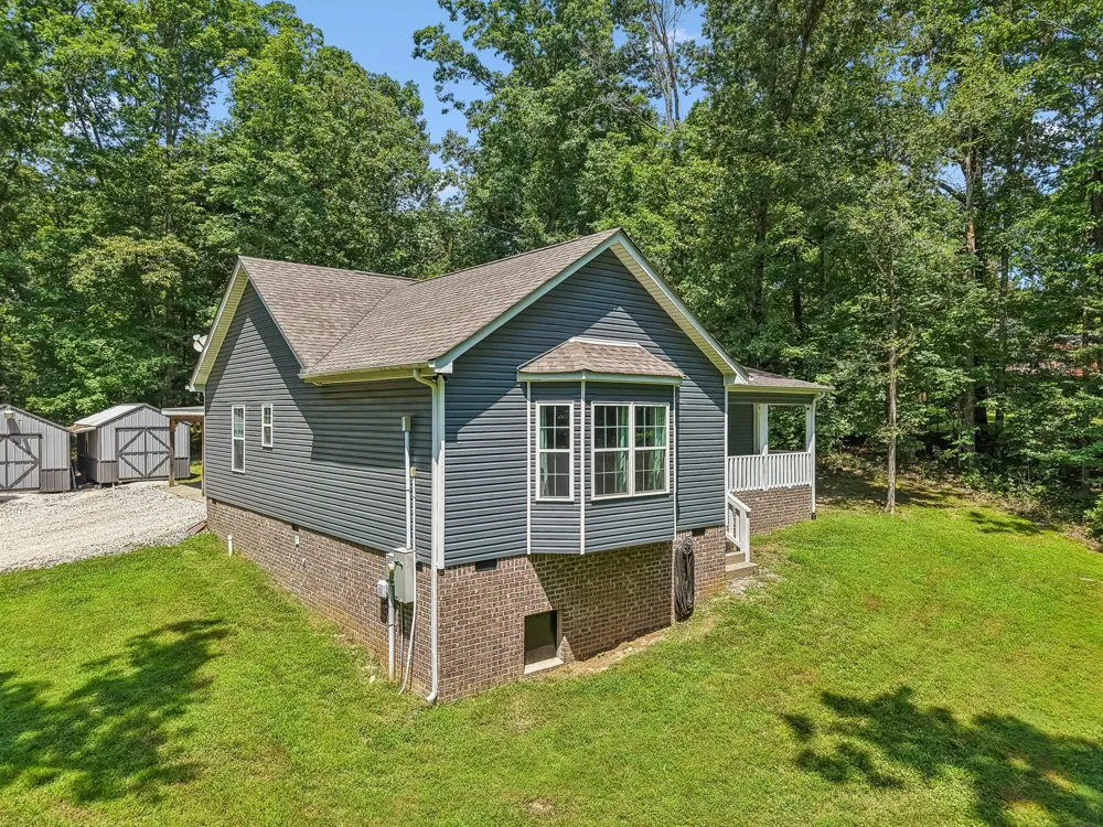 1004 Johnston Dr White Bluff, TN 37187