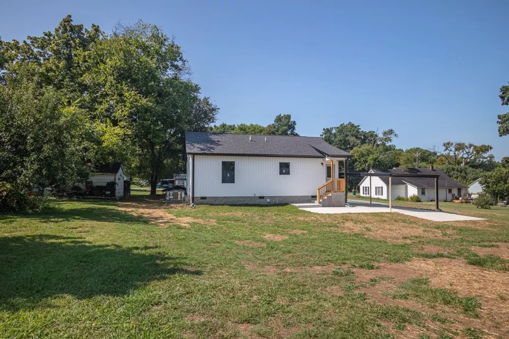 400 Holly Grove Rd Lewisburg, TN 37091