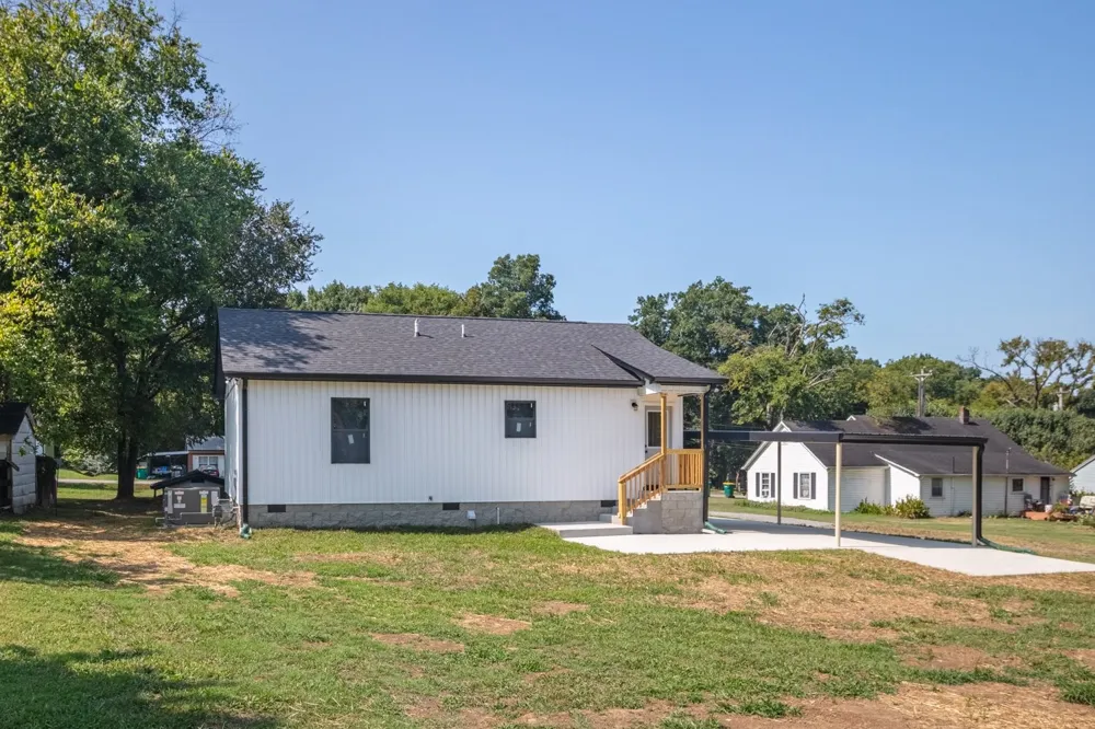400 Holly Grove Rd Lewisburg, TN 37091