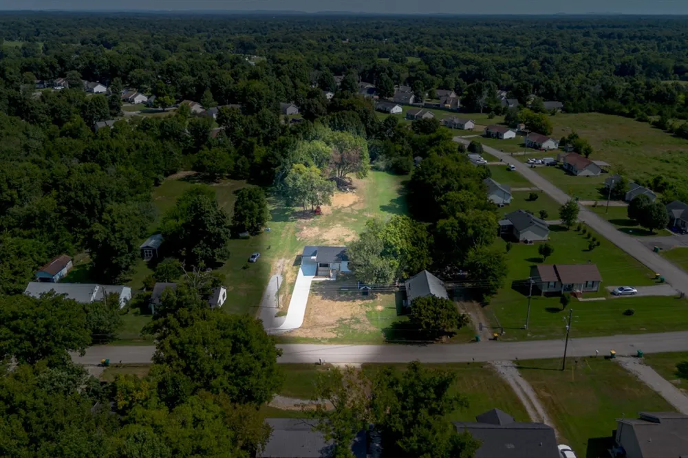 400 Holly Grove Rd Lewisburg, TN 37091