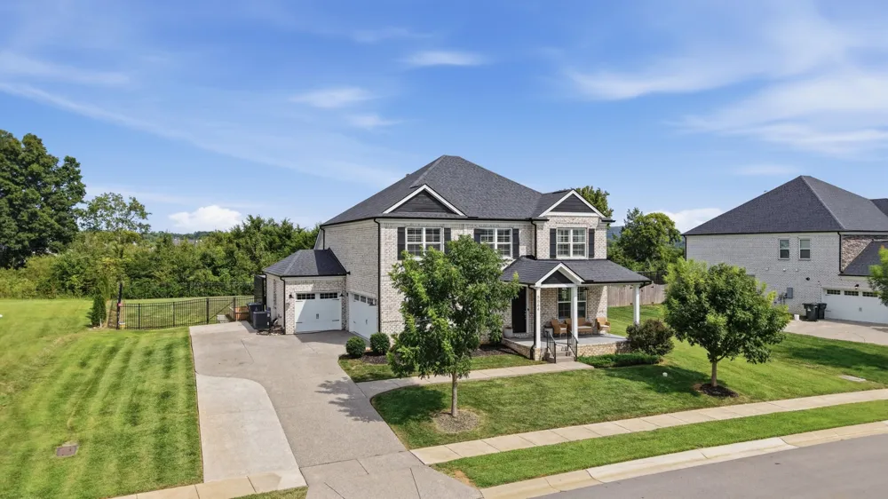 5064 Ozment Dr Nolensville, TN 37135