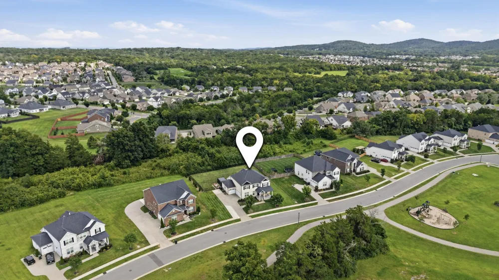 5064 Ozment Dr Nolensville, TN 37135