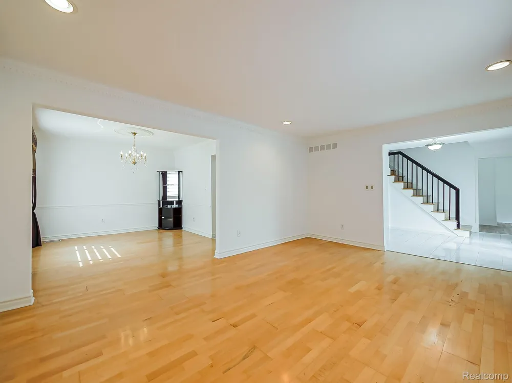 6240 Wynford Drive West Bloomfield Charter Township, MI 48322
