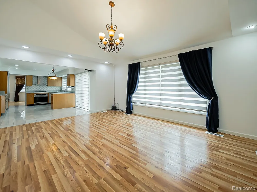 6240 Wynford Drive West Bloomfield Charter Township, MI 48322