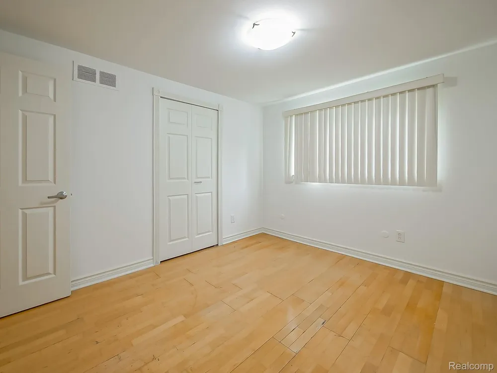 6240 Wynford Drive West Bloomfield Charter Township, MI 48322