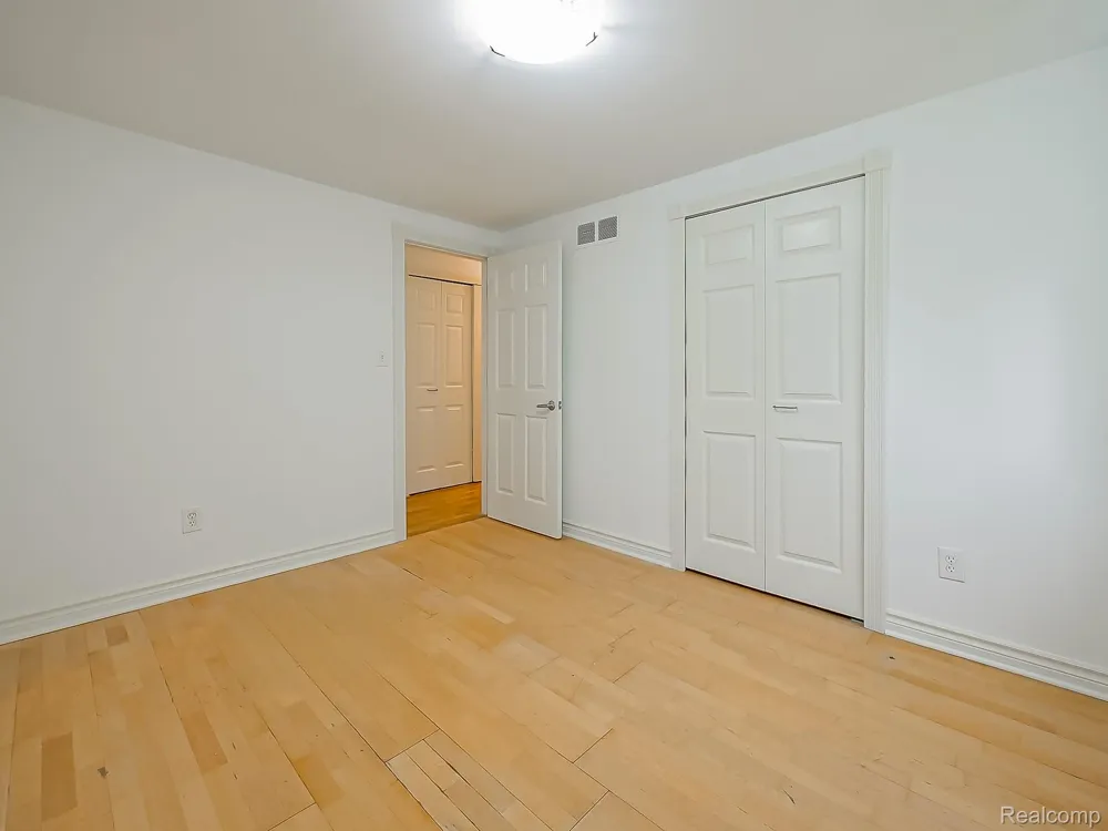6240 Wynford Drive West Bloomfield Charter Township, MI 48322