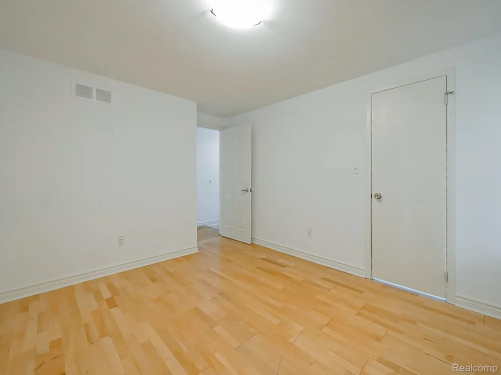 6240 Wynford Drive West Bloomfield Charter Township, MI 48322