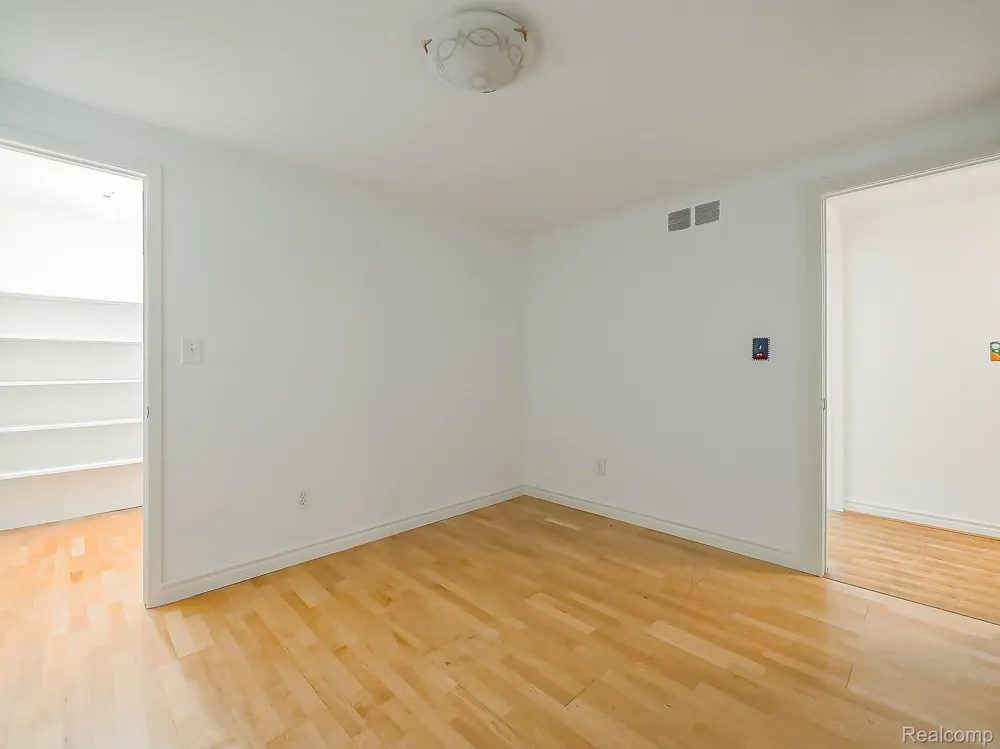 6240 Wynford Drive West Bloomfield Charter Township, MI 48322