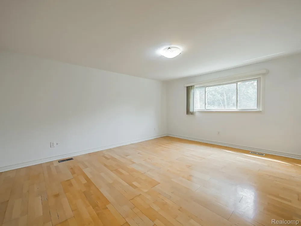 6240 Wynford Drive West Bloomfield Charter Township, MI 48322