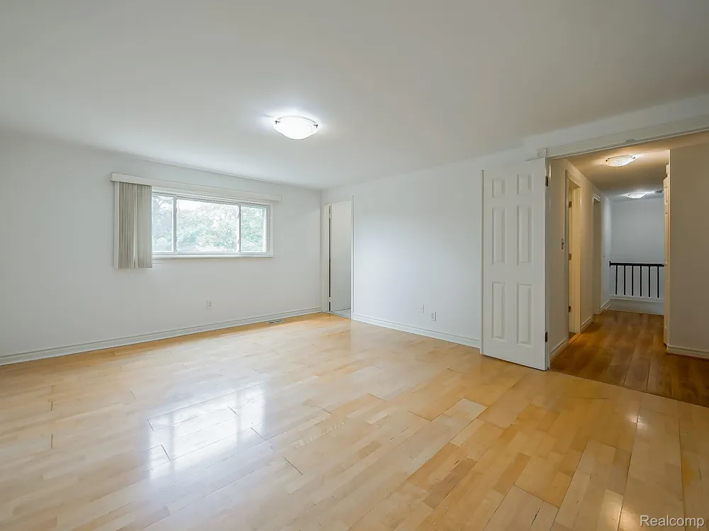 6240 Wynford Drive West Bloomfield Charter Township, MI 48322