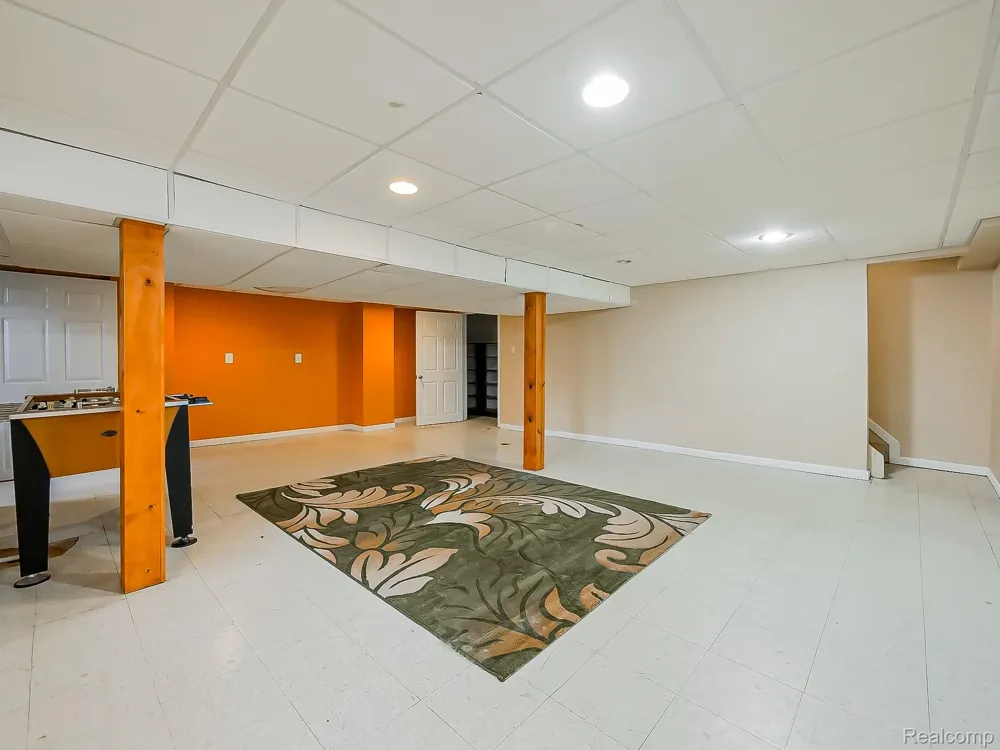 6240 Wynford Drive West Bloomfield Charter Township, MI 48322