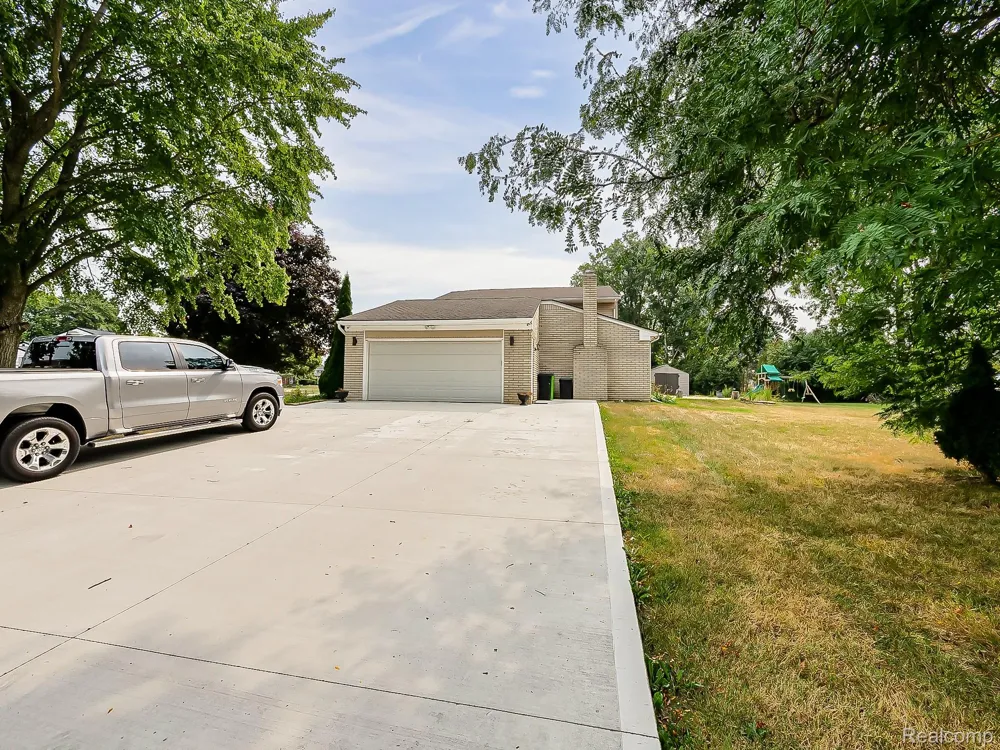 6240 Wynford Drive West Bloomfield Charter Township, MI 48322