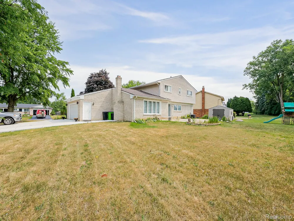 6240 Wynford Drive West Bloomfield Charter Township, MI 48322