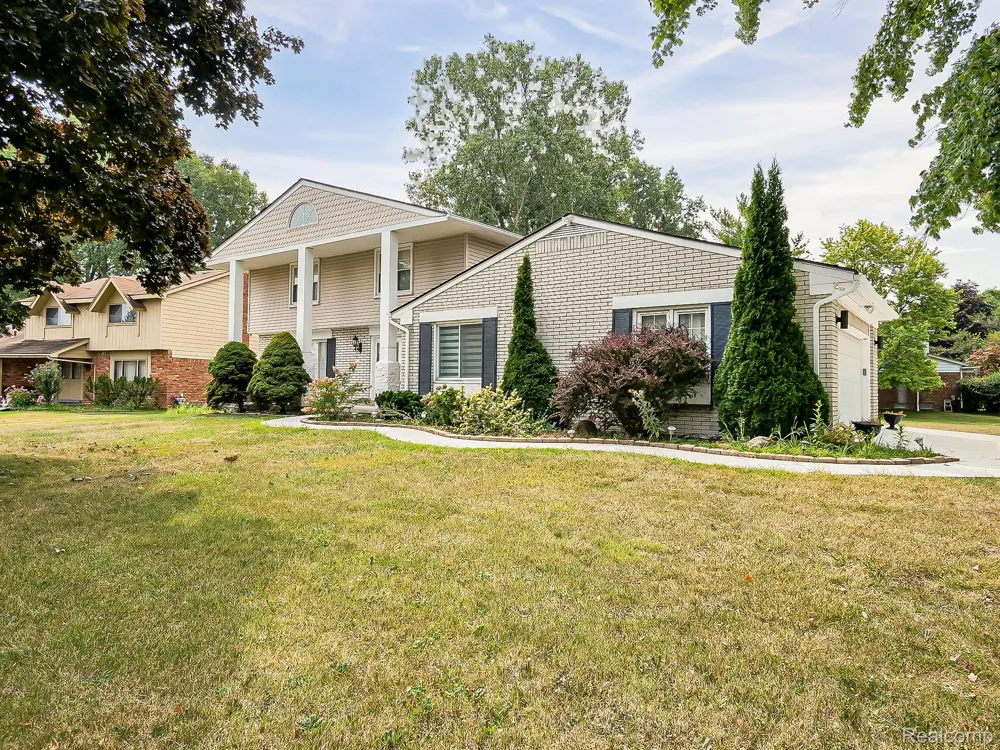 6240 Wynford Drive West Bloomfield Charter Township, MI 48322
