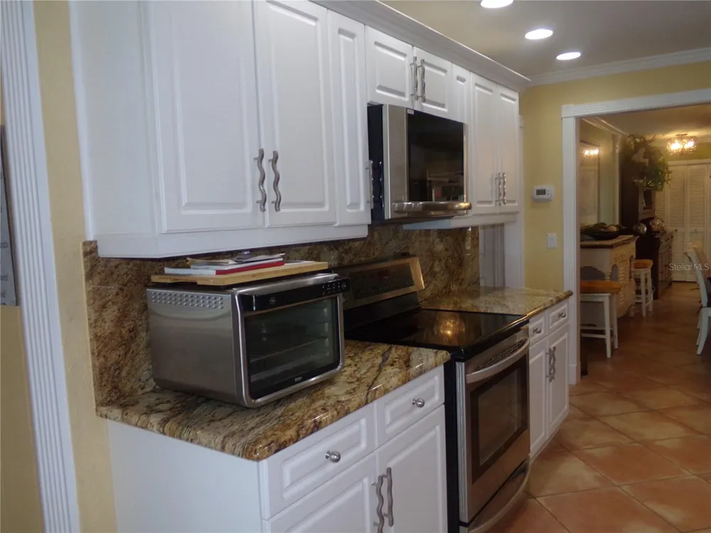 9312 KINGSTON ROAD Bradenton, FL 34210