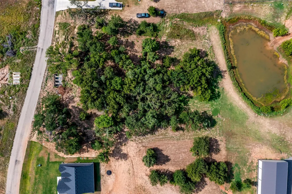 10004 Valley Oak Court Springtown, TX 76082