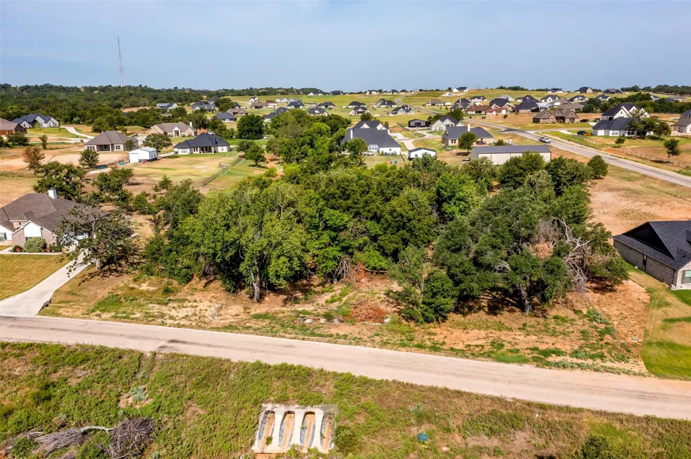 10004 Valley Oak Court Springtown, TX 76082