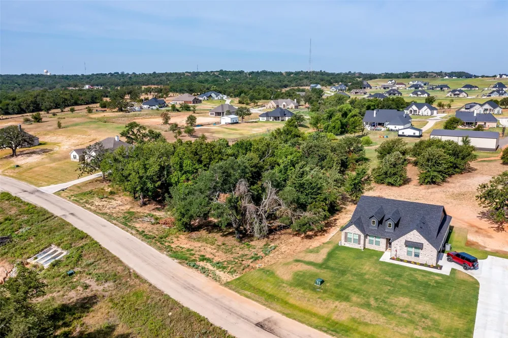 10004 Valley Oak Court Springtown, TX 76082