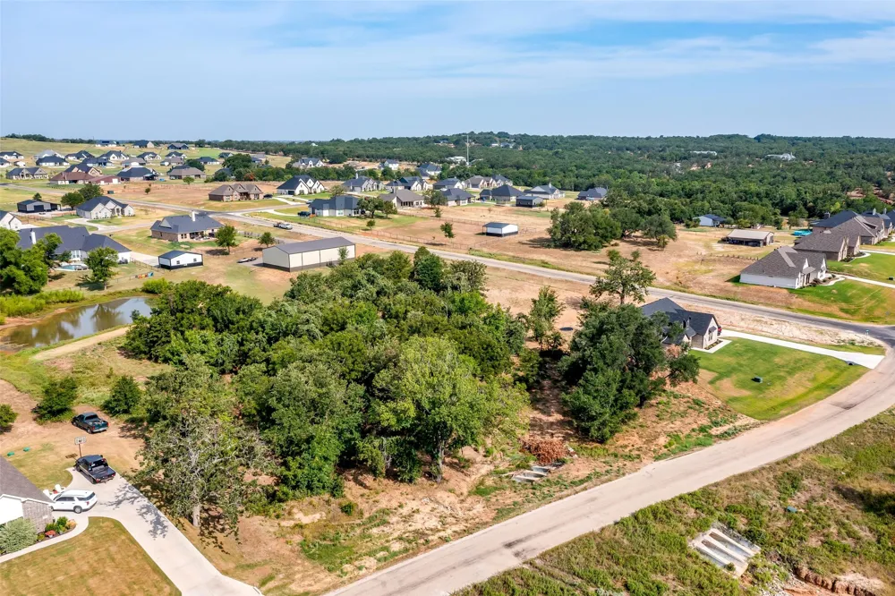 10004 Valley Oak Court Springtown, TX 76082