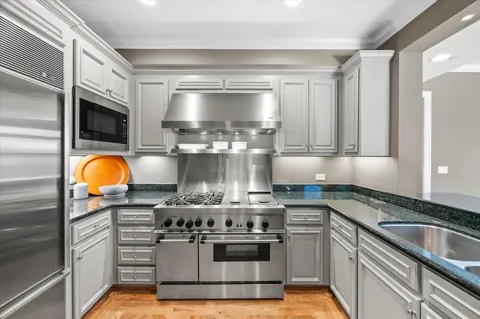 3505 Turtle Creek #4E