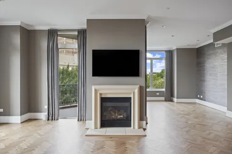3505 Turtle Creek #4E