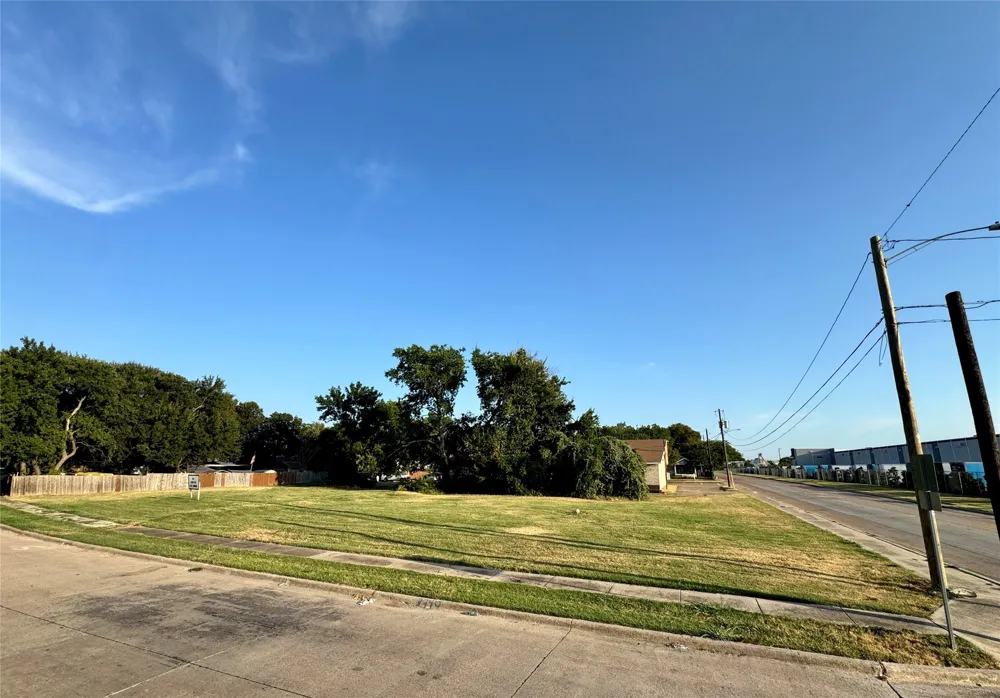 3726 Bayside Street Dallas, TX 75212
