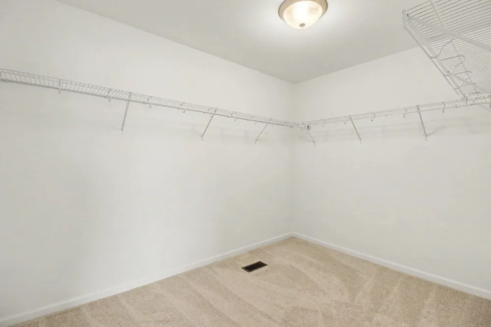 43640 S Timberview Drive Belleville, MI 48111
