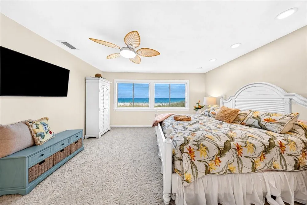 921 ATLANTIC AVENUE New Smyrna Beach, FL 32169
