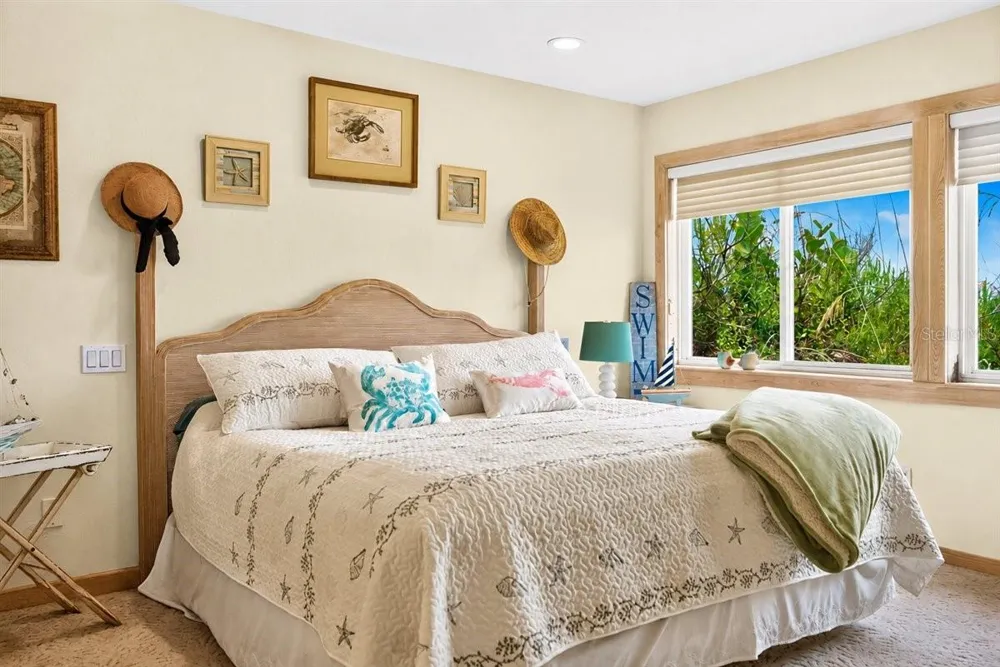 921 ATLANTIC AVENUE New Smyrna Beach, FL 32169