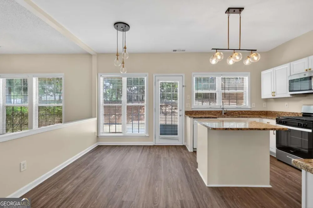 2052 Tallapoosa DR Duluth, GA 30097