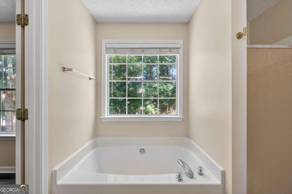 2052 Tallapoosa DR Duluth, GA 30097
