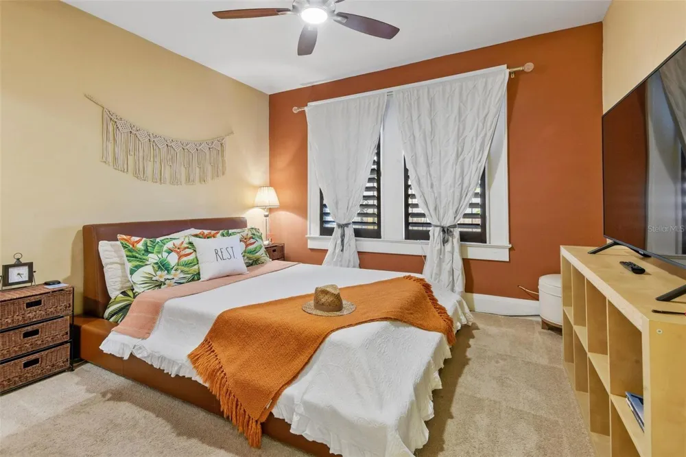 2319 W NORTH B STREET Tampa, FL 33609