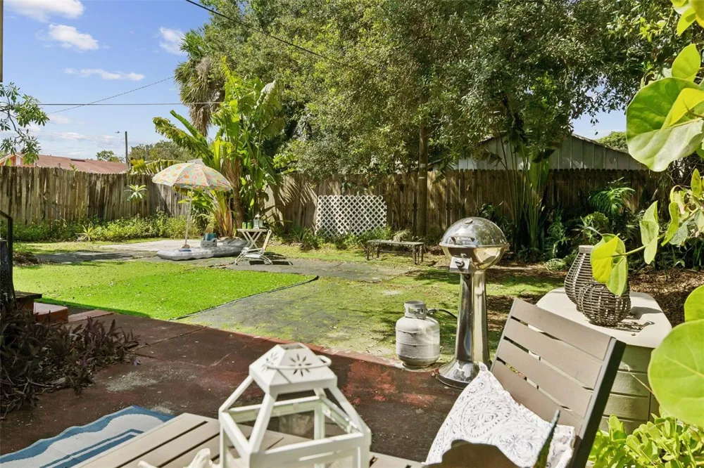 2319 W NORTH B STREET Tampa, FL 33609