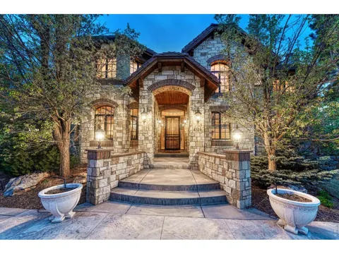 4320 E Linden Circle