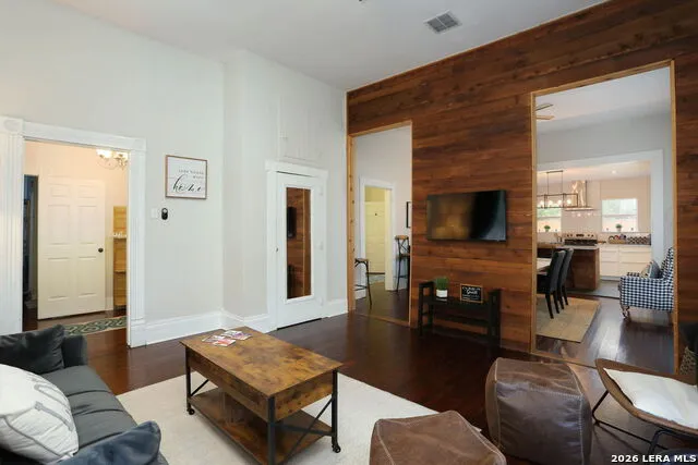 1712 Pine St San Antonio, TX 78208