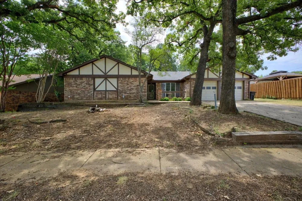 8204 Starnes Road North Richland Hills, TX 76182