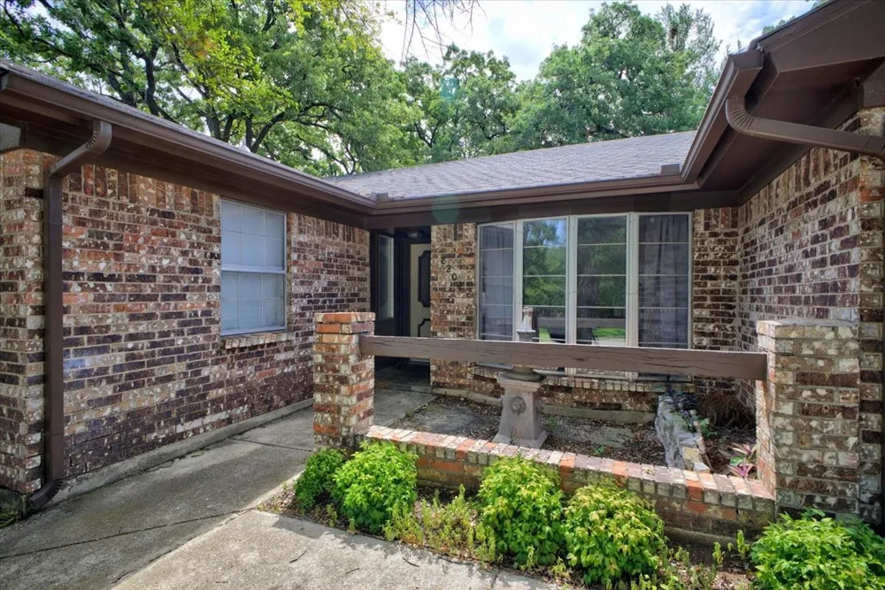 8204 Starnes Road North Richland Hills, TX 76182