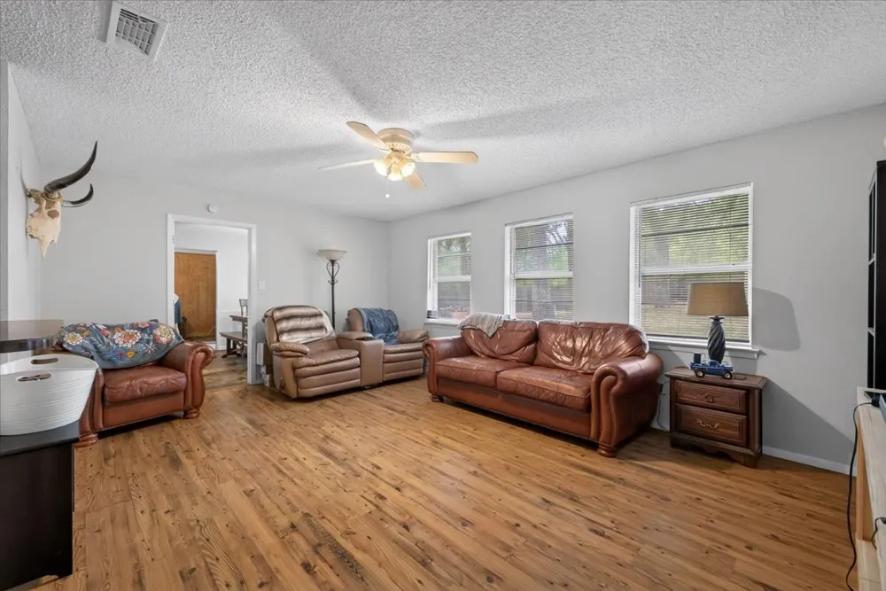 8204 Starnes Road North Richland Hills, TX 76182