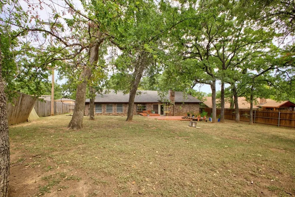 8204 Starnes Road North Richland Hills, TX 76182