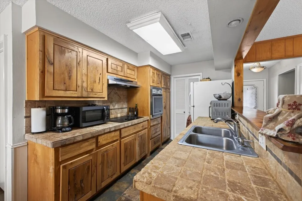8204 Starnes Road North Richland Hills, TX 76182