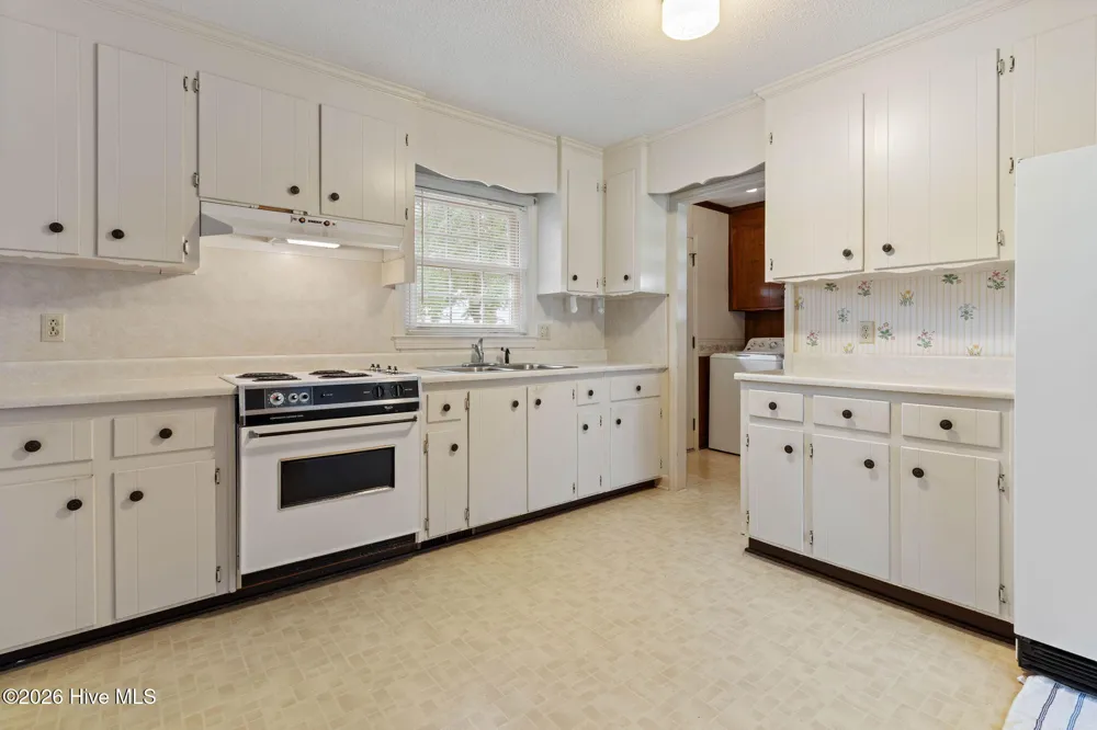 771 Dixie Road Clinton, NC 28328