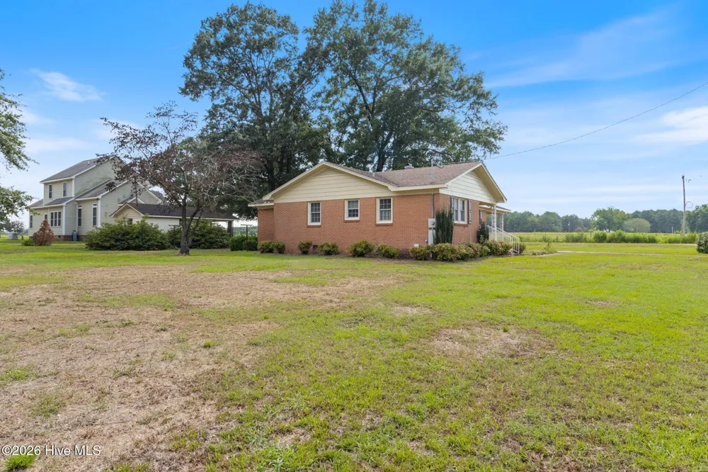 771 Dixie Road Clinton, NC 28328