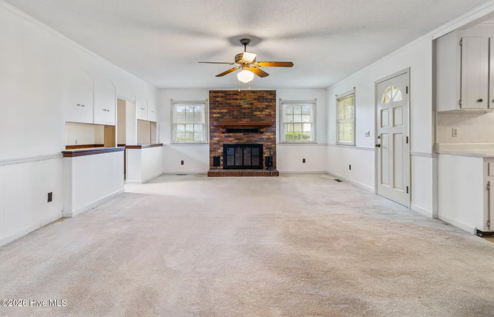 771 Dixie Road Clinton, NC 28328