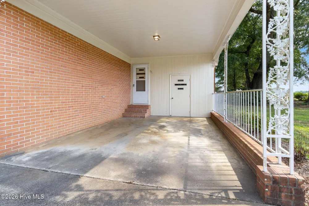 771 Dixie Road Clinton, NC 28328