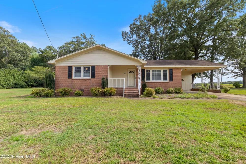771 Dixie Road Clinton, NC 28328