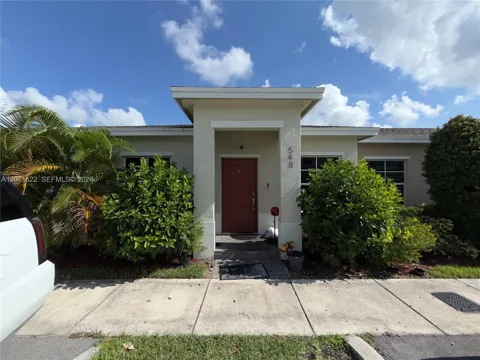 548 NE 5th Way