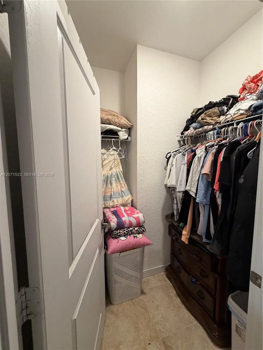 548 NE 5th Way Florida City, FL 33034